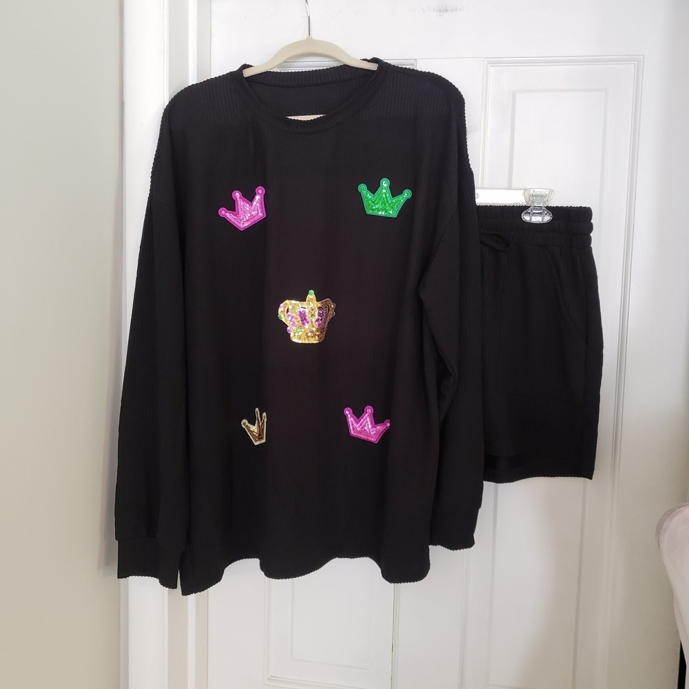 Two Piece Novelty Set Top Pull On Shorts XL Lounge Comfort Sequins Crowns Ribbed